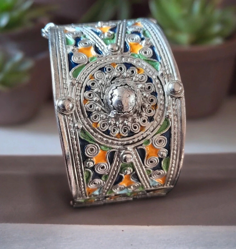 Genuine 1950 Berber pin fastening enamel scroll bracelet Genuine 1950 Berber pin fastening enamel scroll bracelet